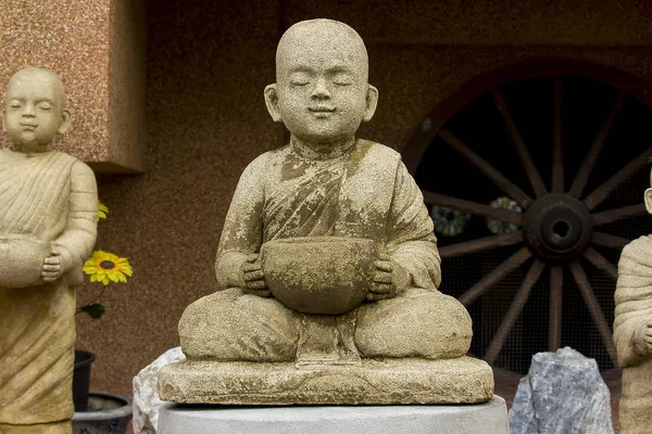 Statue Monk Meditating — Stock Photo, Image