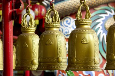 Big Bell altın asılı