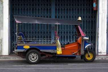 Tuk tuk taksi Tayland benzersiz.