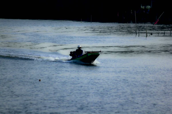 Silhouettes Boats Fishing Running Water — Stock Photo, Image