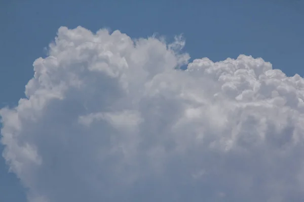天空中的云彩 — 图库照片