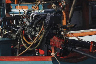 Eski geminin motoru