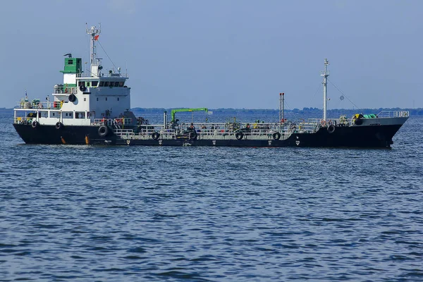 Denizde Büyük Tanker — Stok fotoğraf