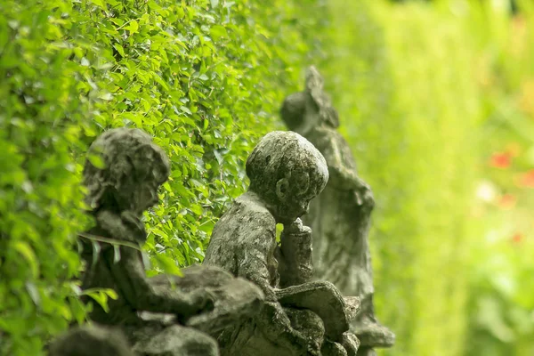 Alte Statuen Garten — Stockfoto