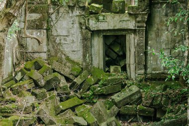 Bung Mealea Kalesi, Geçmişte çökmüş khmer Krallığı