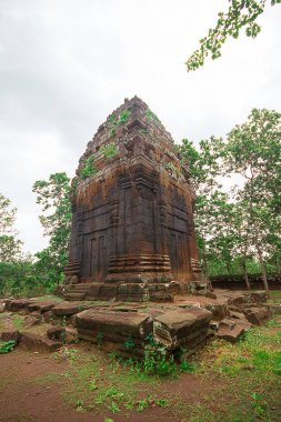Koh Ker, eski bir kale, geçmişte eski bir Khmer krallığı.