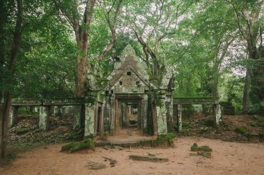 Koh Ker, geçmişin toprakları olan eski bir kale
