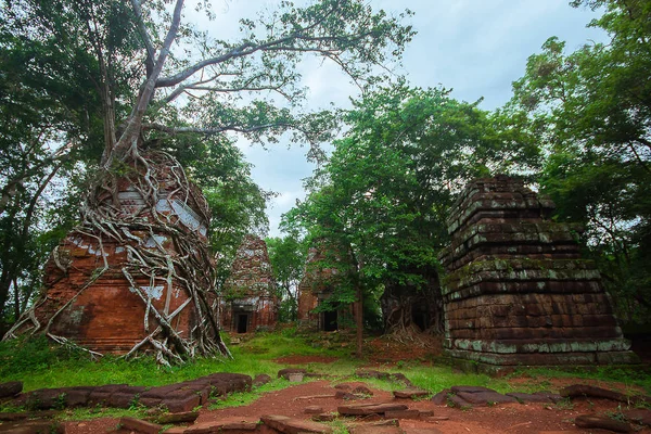 Koh Ker Viejo Castillo Antiguo Reino Khmer Pasado —  Fotos de Stock