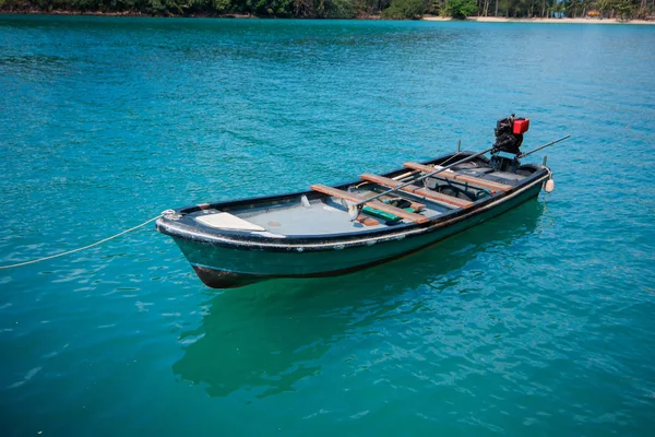 Había Barco Flotando Mar — Foto de Stock