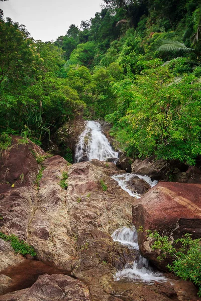 Vodopády Přírodě Proudí Velkými Skalami Phatthalungu Thajsko — Stock fotografie