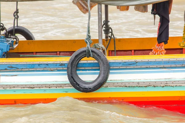 Neumáticos Atados Costado Del Barco Para Usar Amortiguación —  Fotos de Stock