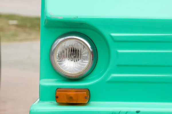 Luzes Frente Carro Vintage Com Uma Esfera Única — Fotografia de Stock