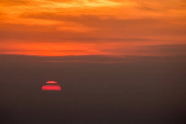 Sol Nasce Manhã Com Uma Bela Luz Laranja — Fotografia de Stock