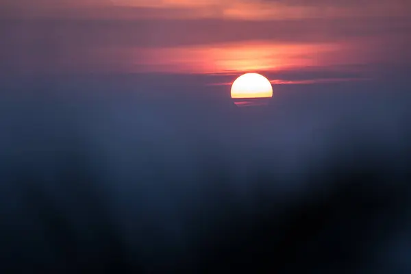 Sol Nasce Manhã Com Uma Bela Luz Laranja — Fotografia de Stock