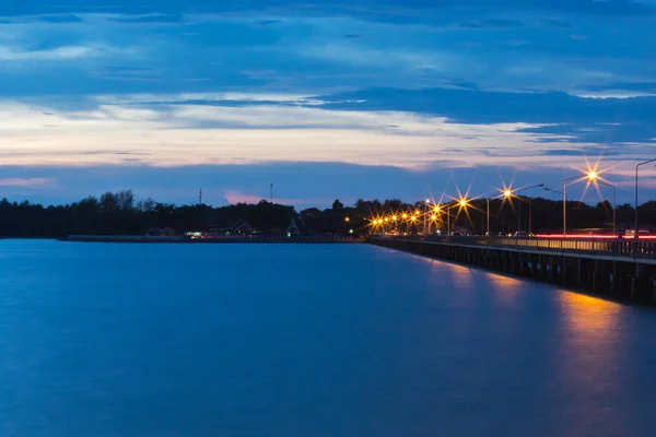 Schemering Van Zonsondergang Met Het Laem Sok Brug Landschap — Stockfoto