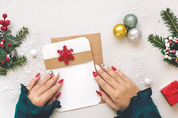 Vánoční Karta Žena Plná Pálivých Papriček Dopis Slavnostní Stůl Různými — Stock fotografie