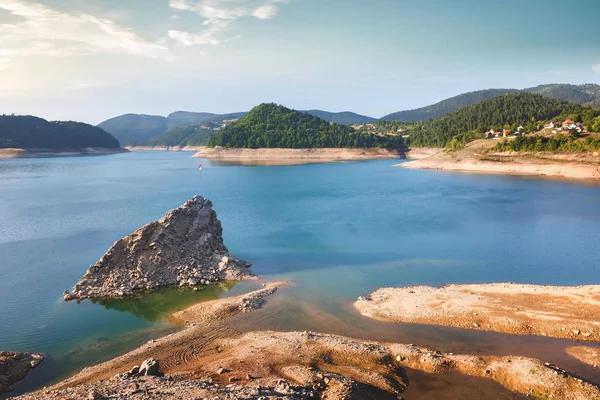 Parque Nacional Tara Lago Zaovine Luz Del Día Soleada Finales — Foto de Stock