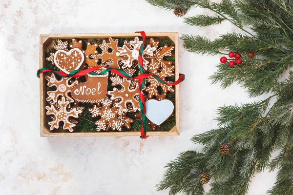 Gift Wrapped Gingerbread Cookies Wooden Box Red Green Ribbon Top — Stock Photo, Image