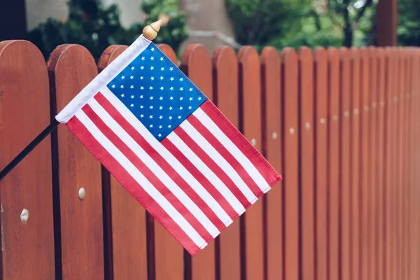 Primer Plano Bandera Los Estados Unidos América Valla Madera Marrón — Foto de Stock