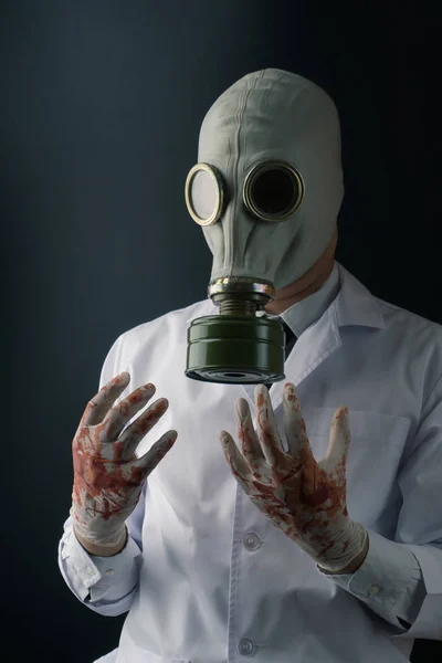 Evil Creepy Medical Experiment Concept Scary Doctor Gas Mask Wearing — Stock Photo, Image