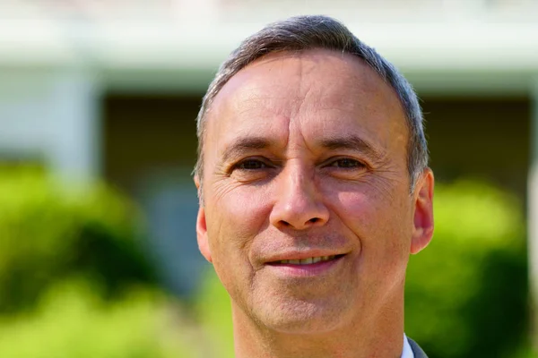 Close Portrait Caucasian Man Front His House His Courtyard — Stock Photo, Image