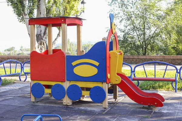 Tren Juegos Colorido Parque Infantil Divertido Rojo Día Hielo Conjunto — Foto de Stock