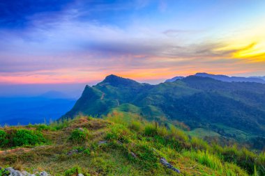 Doi Pha Tang, Tayland dağda günbatımı manzara 