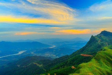 Doi Pha Tang, Tayland dağda günbatımı manzara 