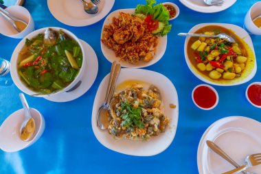 Tayland Tropikal sahil yemek masası