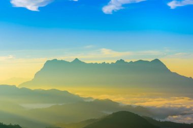 Doi Luang Chiang Dao, Chiangmai, Tayland Dağ'da gün doğumu Manzara