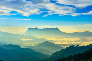 Doi Luang Chiang Dao, Chiangmai, Tayland Dağ'da gün doğumu Manzara