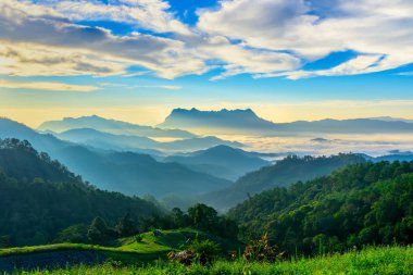 Doi Luang Chiang Dao, Chiangmai, Tayland Dağ'da gün doğumu Manzara