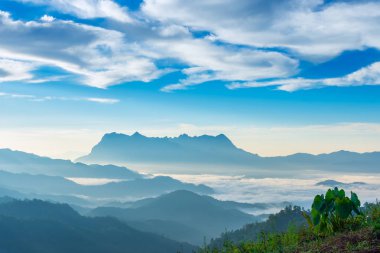 Doi Luang Chiang Dao, Chiangmai, Tayland Dağ'da gün doğumu Manzara
