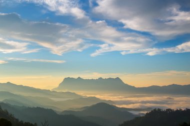 Doi Luang Chiang Dao, Chiangmai, Tayland Dağ'da gün doğumu Manzara