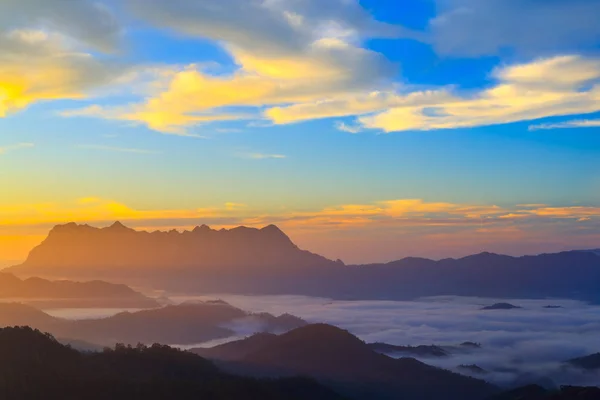 Landscape Sunrise Mountain Doi Luang Chiang Dao Chiangmai Thailand — Stock Photo, Image