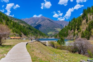 Dagu Glacier Milli Parkı güzel manzara kar dağ görünümü, Chengdu, Çin