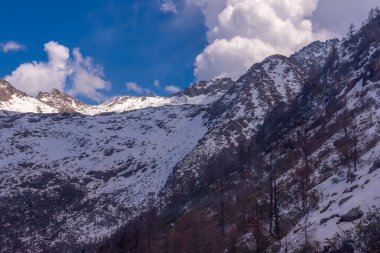 Dagu Glacier Milli Parkı güzel manzara kar dağ görünümü, Chengdu, Çin