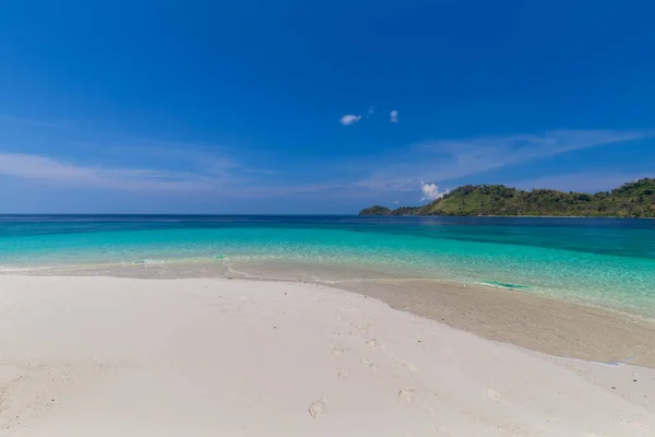 Playa Blanca Con Arrecife Coral Mar Tropical Isla Lipe Tailandia —  Fotos de Stock