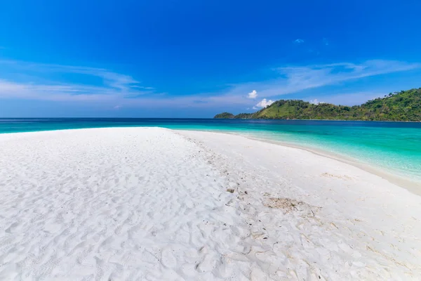 Playa Blanca Con Arrecife Coral Mar Tropical Isla Lipe Tailandia — Foto de Stock