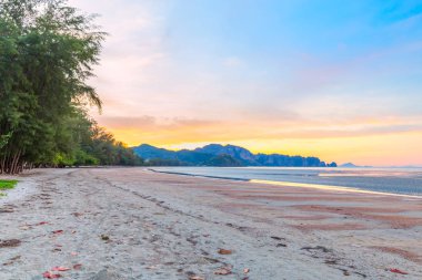 Tropikal denizin gün doğumu görünümü, Tayland