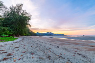 Tropikal denizin gün doğumu görünümü, Tayland