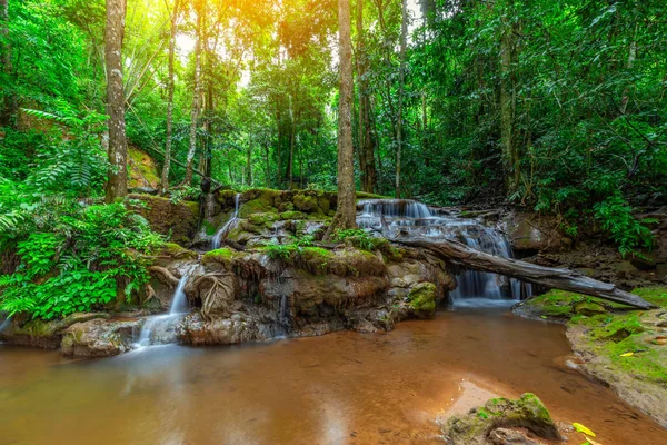 Cascata Nella Foresta Pluviale Tropicale Cascata Wai Provincia Tak Thailandia — Foto Stock