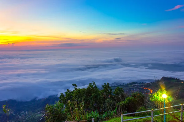 Schöner Sonnenaufgang Und Nebel Bei Phu Tubberk Phetchabun Provinz Thailand — Stockfoto