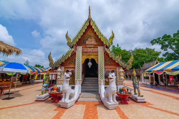 Big Buddha Vid Wat Phra Doi Kham Chiang Mai Thailand — Stockfoto