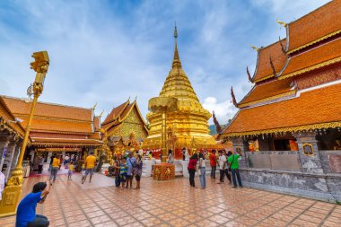 Wat Phrathat Doi Suthep Temple ya da Wat Phra that Doi Suthep Ratchaworawihan, Golden pagoda, Dağda, Chiang Mai, Tayland 'da Ocak 09 2019