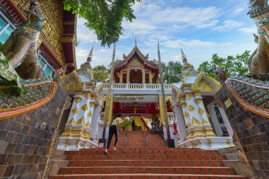 Wat Phrathat Doi Suthep Temple ya da Wat Phra that Doi Suthep Ratchaworawihan, Golden pagoda, Dağda, Chiang Mai, Tayland 'da Ocak 09 2019