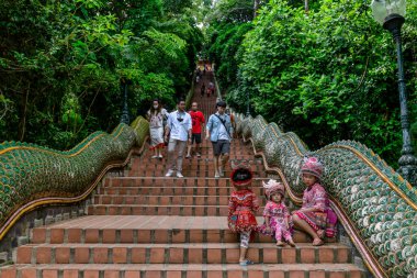 Wat Phrathat Doi Suthep Temple ya da Wat Phra that Doi Suthep Ratchaworawihan, Golden pagoda, Dağda, Chiang Mai, Tayland 'da Ocak 09 2019