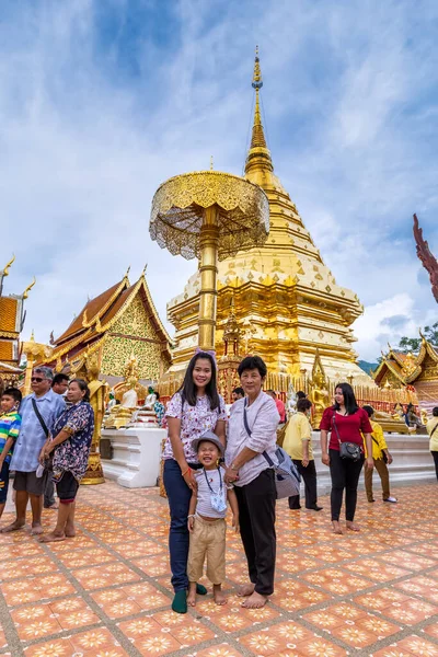 Wat Phrathat Doi Suthep Temple ya da Wat Phra that Doi Suthep Ratchaworawihan, Golden pagoda, Dağda, Chiang Mai, Tayland 'da Ocak 09 2019