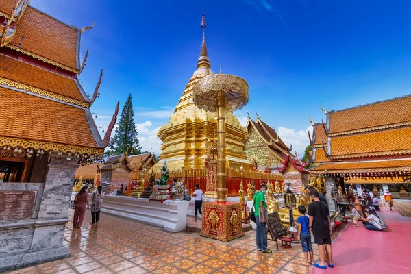 Wat Phrathat Doi Suthep Temple ya da Wat Phra that Doi Suthep Ratchaworawihan, Golden pagoda, Dağda, Chiang Mai, Tayland 'da Ocak 09 2019