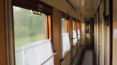 Bölme arabada Tren
